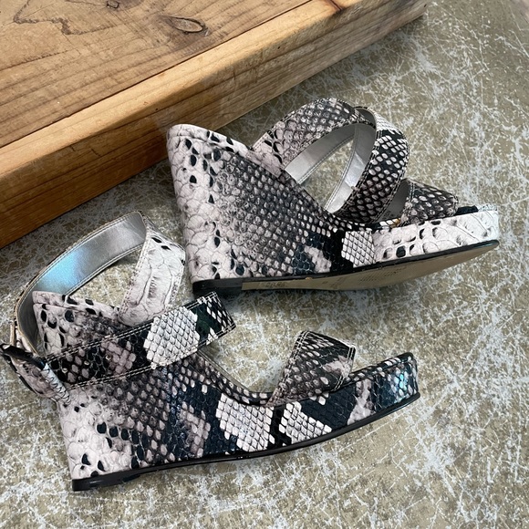 WHBM WELLINGTON PLATFORM PYTHON WEDGE 6.5 M - Picture 4 of 10